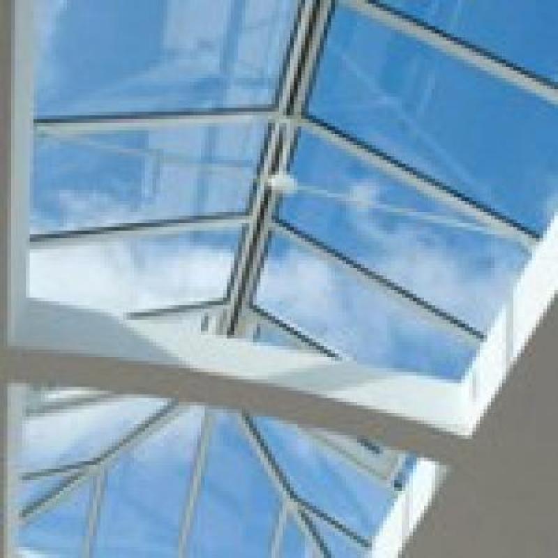 Using Skylights to Naturally Brighten a Home Using Skylights to Naturally Brighten a Home