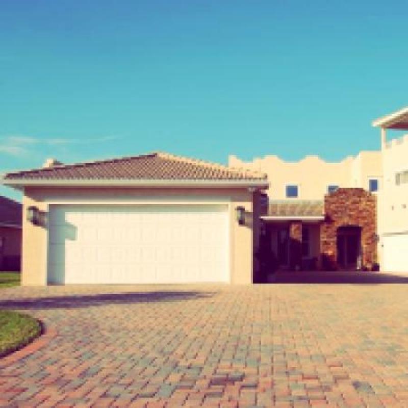 5 Reasons to Install a New Garage Door 5 Reasons to Install a New Garage Door