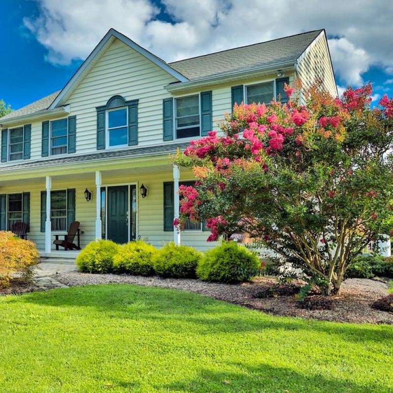The Simplest Ways to Improve Your Home’s Curb Appeal The Simplest Ways to Improve Your Home’s Curb Appeal