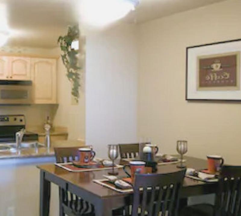 Decorating and Furnishing a Small Formal Dining Room Decorating and Furnishing a Small Formal Dining Room