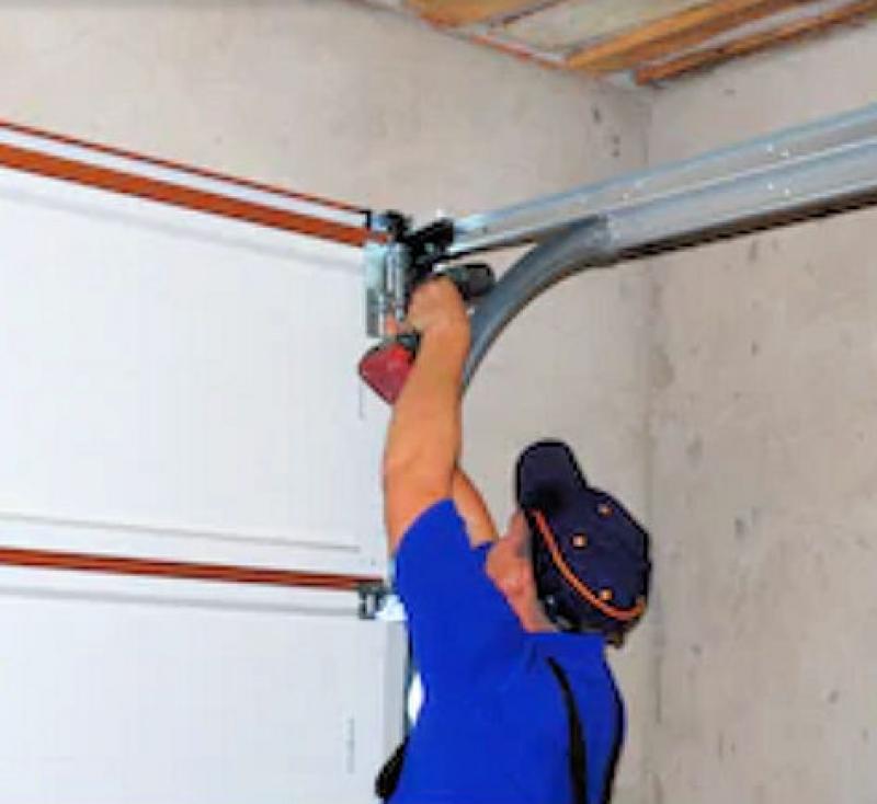 Top Reasons to Keep Overhead Door in Working Condition
