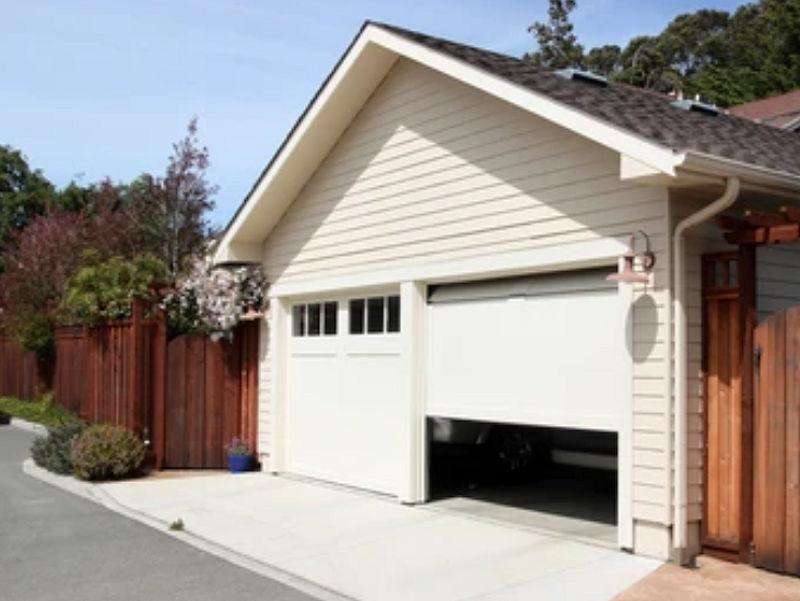 Choosing the Right Garage Door for Your Home