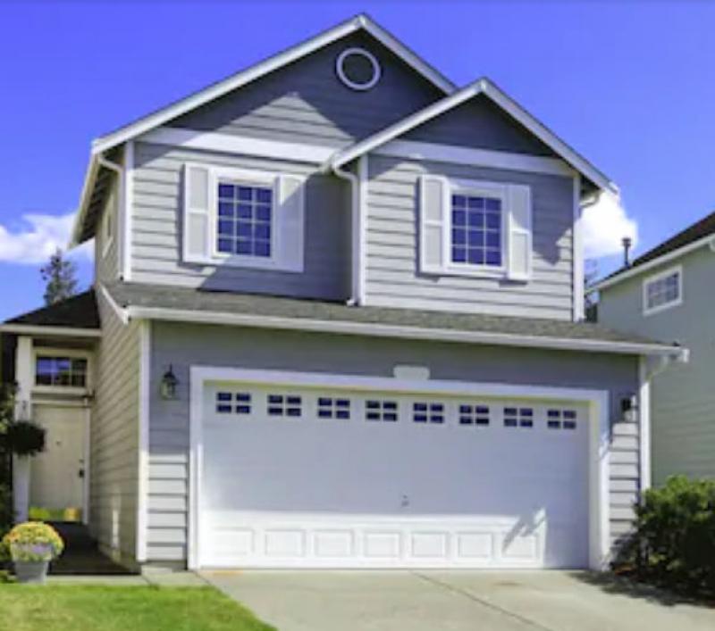 5 Reasons to Install a New Garage Door 5 Reasons to Install a New Garage Door