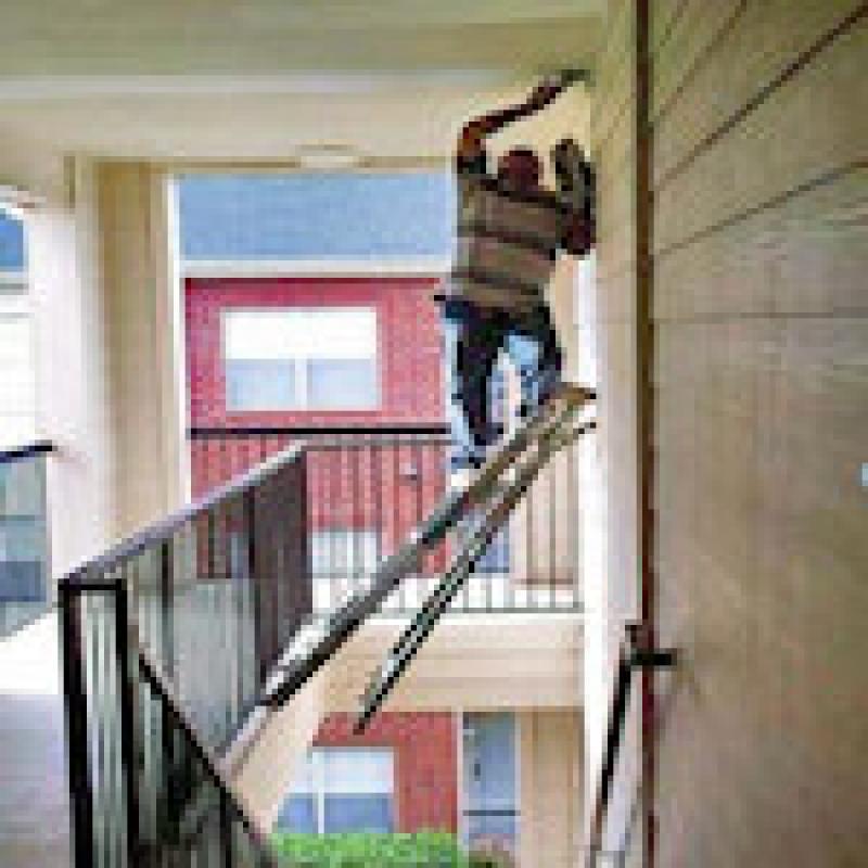 Rogues Gallery: 5 Scary Examples of How Not to Use a Ladder Rogues Gallery: 5 Scary Examples of How Not to Use a Ladder