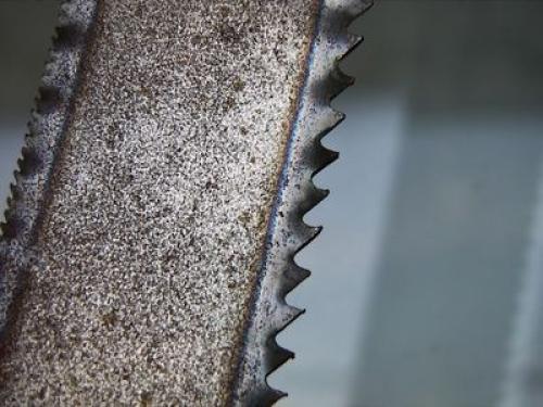 Cutting the Confusion on Setting Bandsaw Blade Tension Cutting the Confusion on Setting Bandsaw Blade Tension