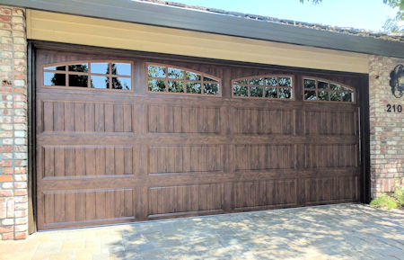 carrige_syle_garage_door