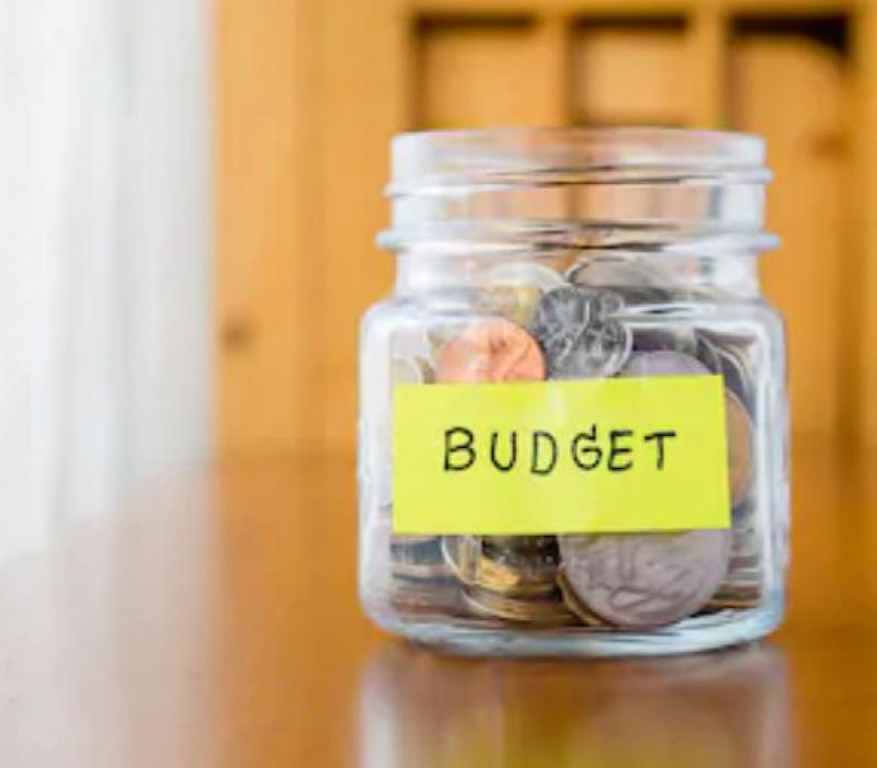 4 Quick Budgeting Tips for Saving for a House