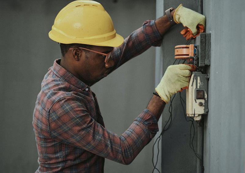 6 Warning Signs Your Home has Electrical Problems You Need to Fix