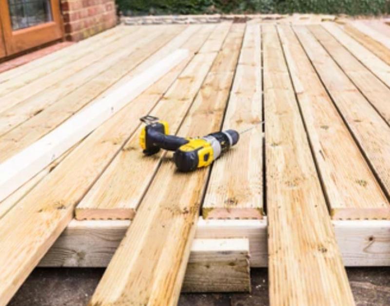 The Right Decking Material to Choose and How to Maintain it for Your Specific Needs