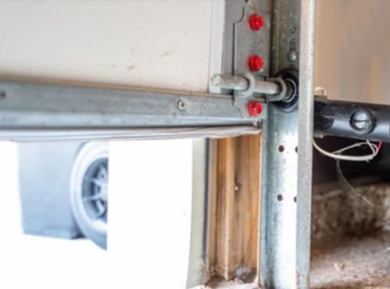 Garage Door Security – Tips to Keep Your Home Safe From Burglars