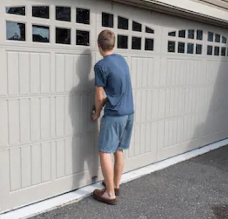 A Quick Maintenance Checklist for Your Garage Door