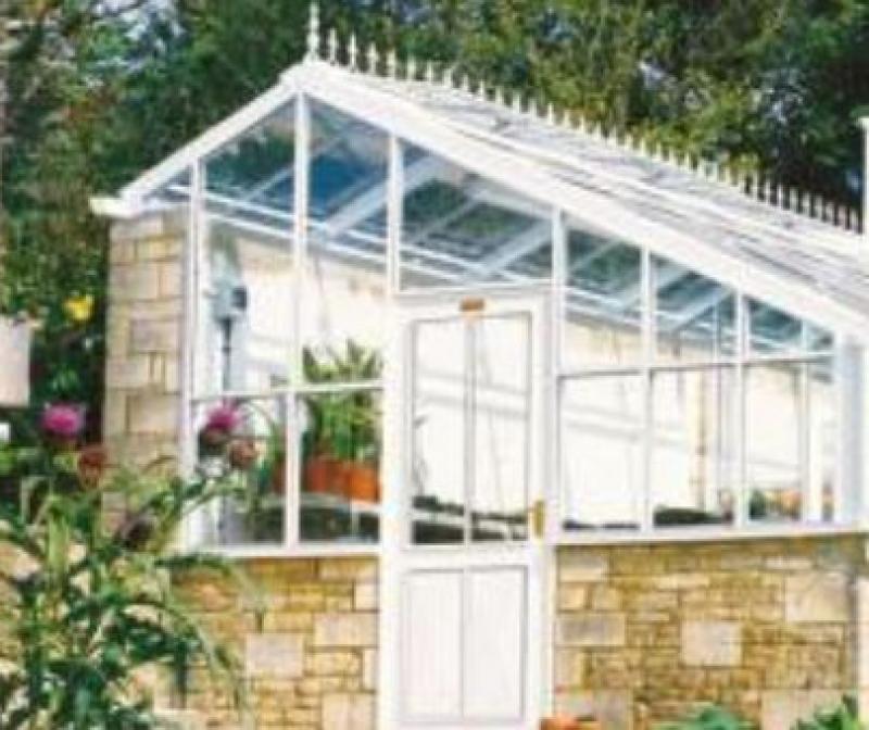The Advantages of a Custom Made Greenhouse