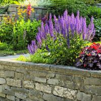 Benefits of Adding Retaining Walls to Your Lawn