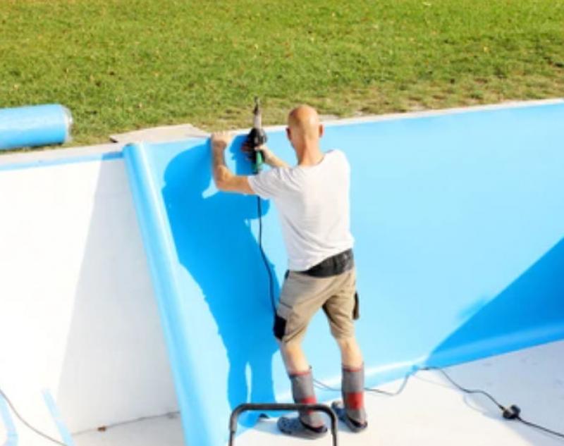 Your Quick Guide to Patching up a Vinyl Swimming Pool Liner