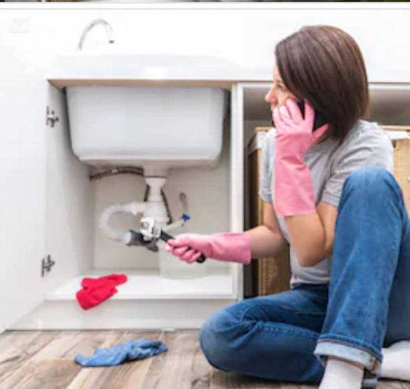 3 Signs You Should be Calling a Plumber Immediately