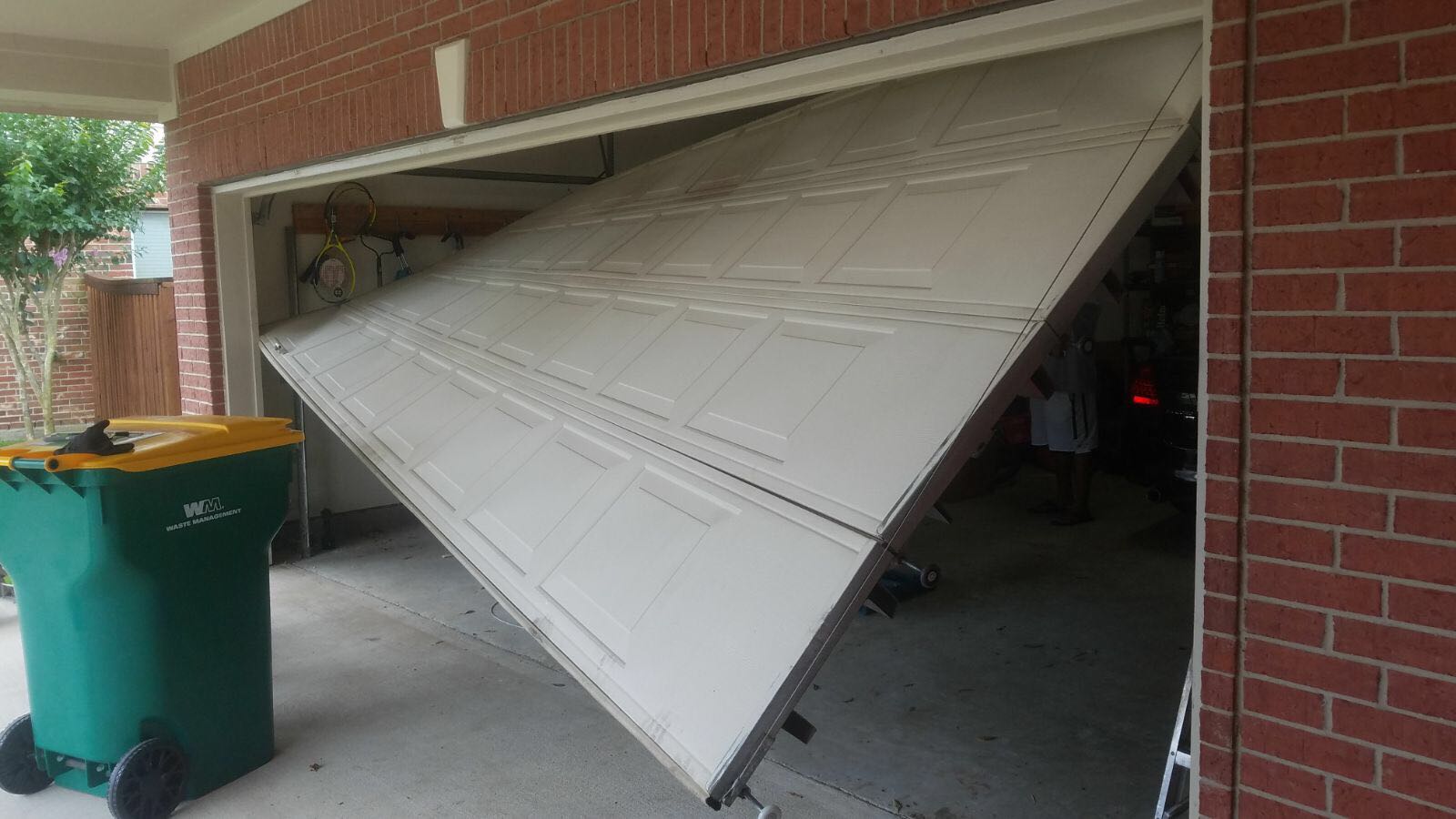 garage-door-off-track-repair